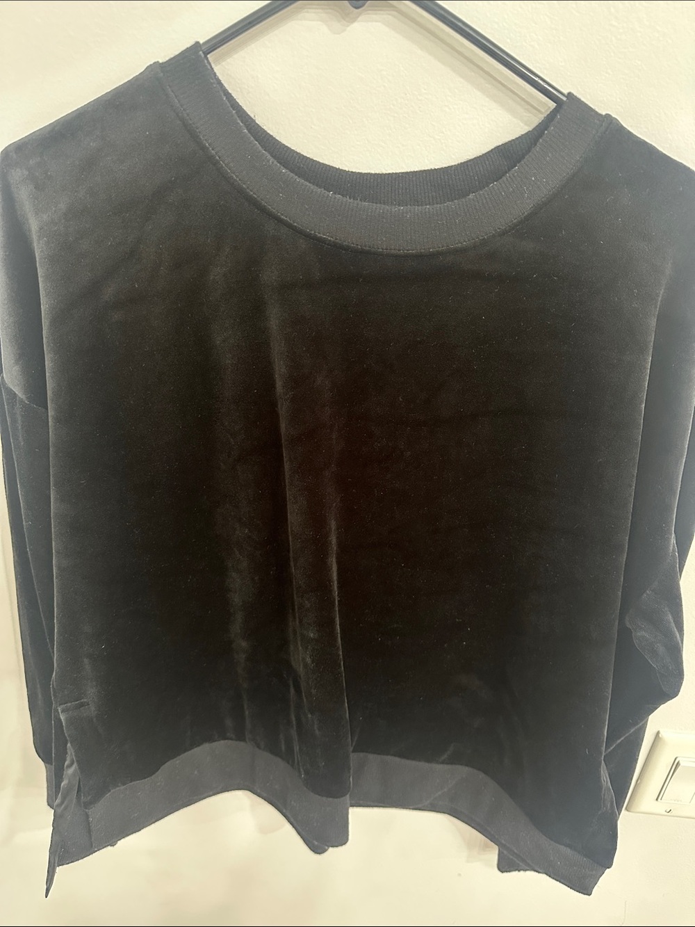 Donna Karan Black Velour Loungewear Crewneck Sleep Top L